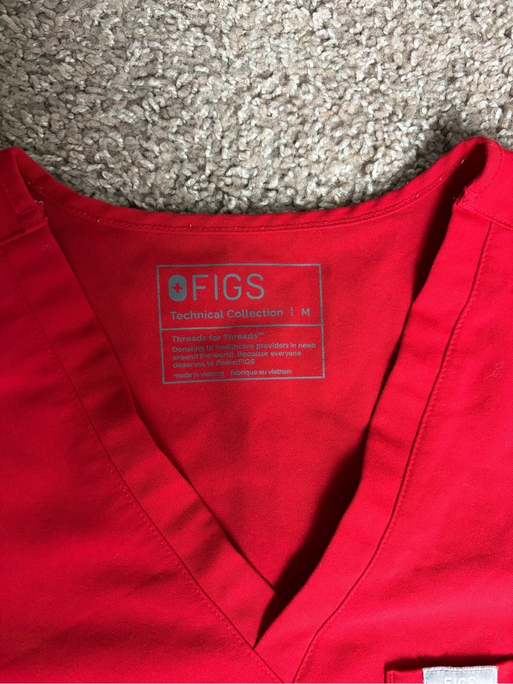 Figs technical collection scrub set in bright red size medium - Picture 3 of 9